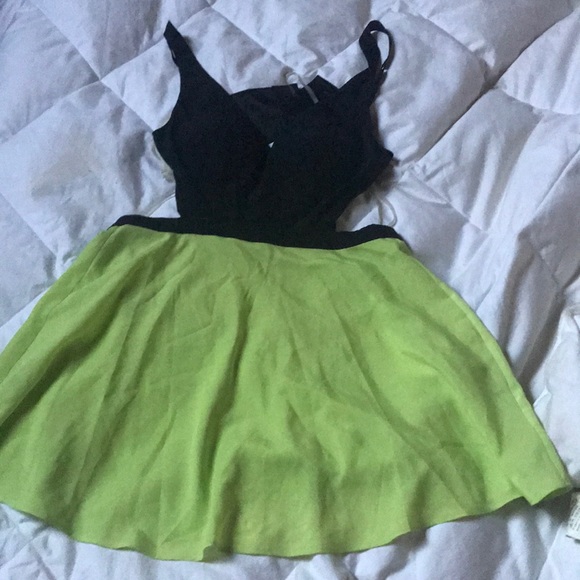 Dress - Picture 2 of 3